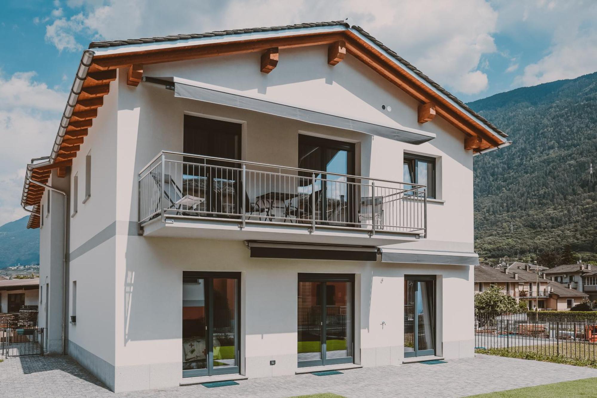 Residenza 39 - 900 M To Bernina Express Apartamento Tirano Exterior foto
